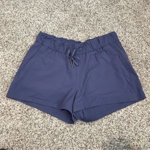 Lululemon on the fly short in color moody blues
